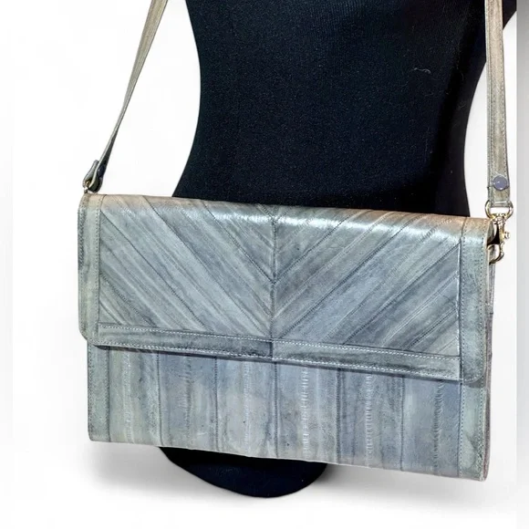 Vintage Grey/Gray Eel Skin, Snap closure Shoulder bag/Clutch made in Korea 1980s - Picture 4 of 11